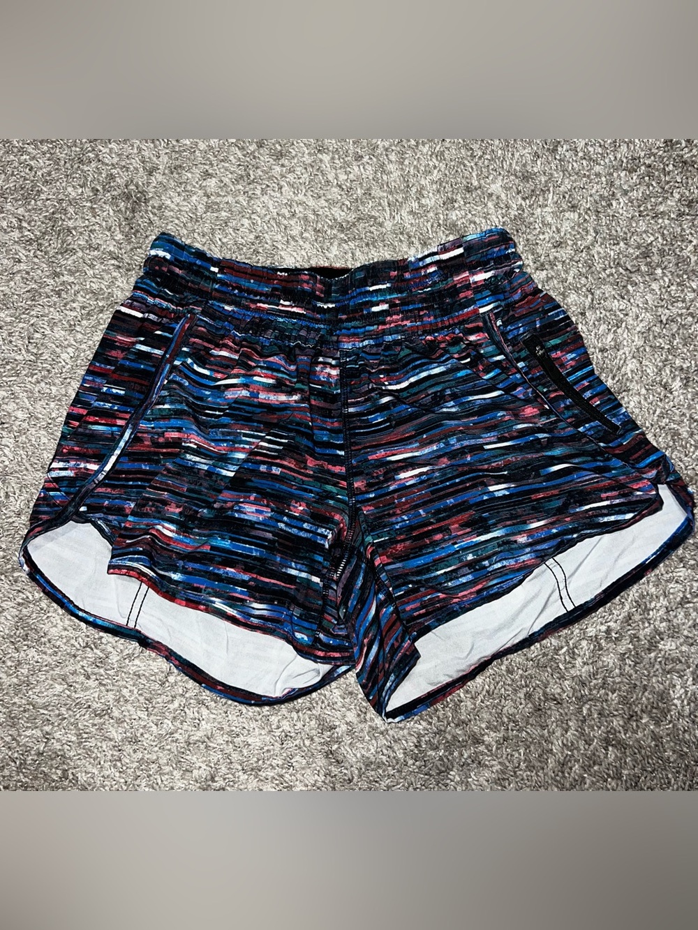 lululemon athletica women’s Tracker Athletic Shorts size 6
